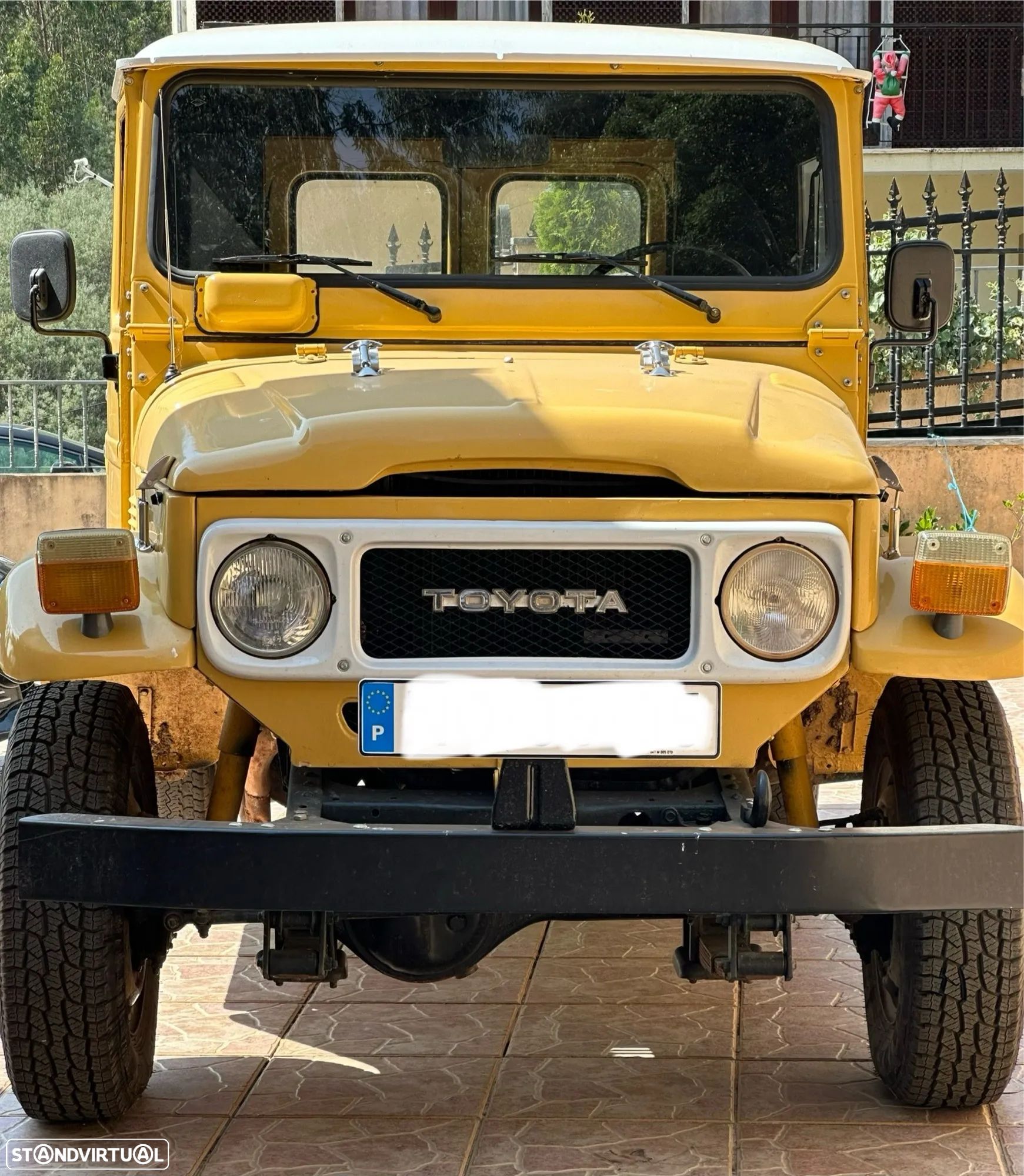 Toyota Land Cruiser - 1