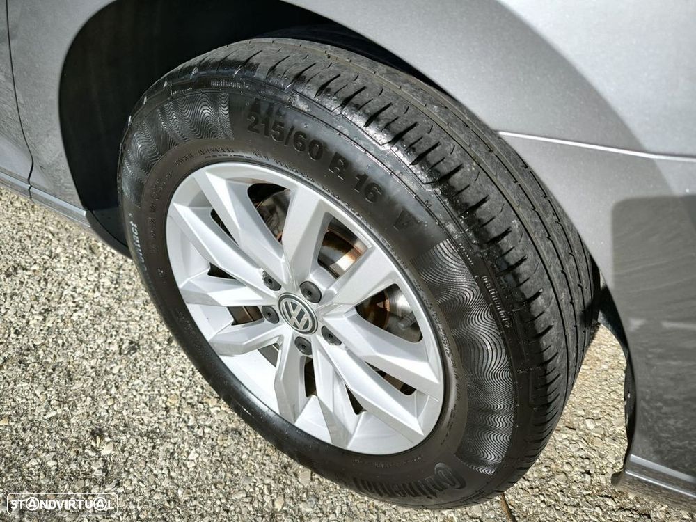 VW Passat 2.0 TDI Business P.DSG - 58
