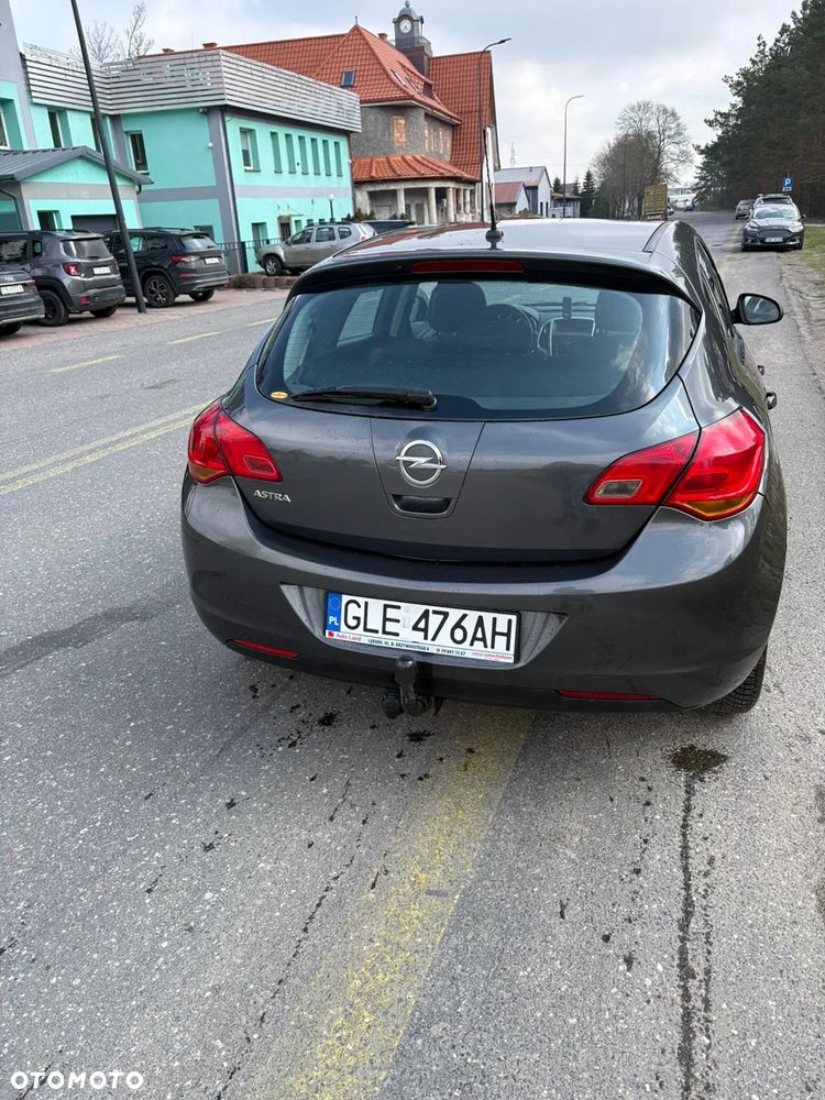 Opel Astra 1.6 Design Edition - 4