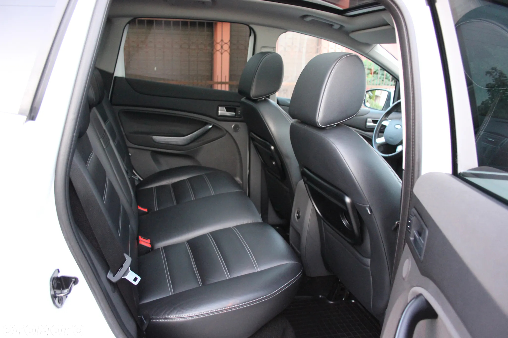 Ford Kuga 2.5 Titanium - 19