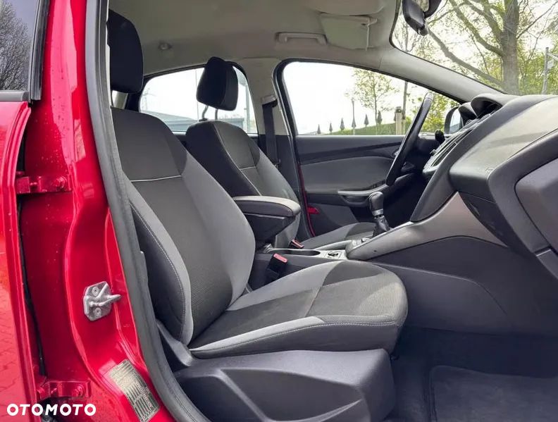 Ford Focus 1.6 Titanium - 6