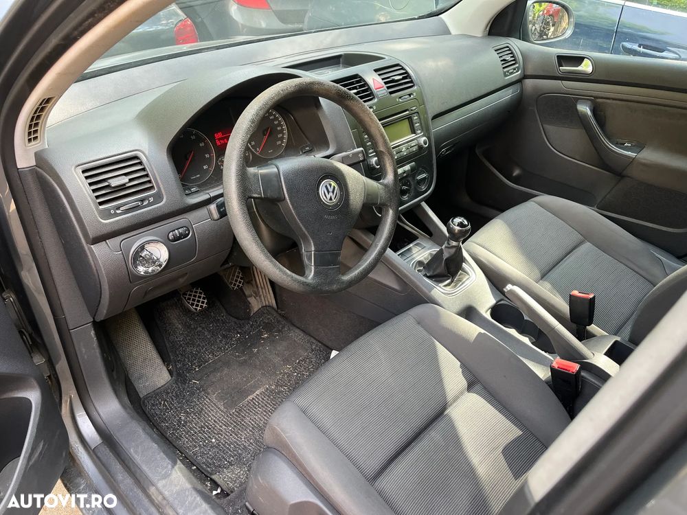 Dezmembrez VW Volkswagen Golf 5 1,4 benzina BCA gri verzui LA7T - 7