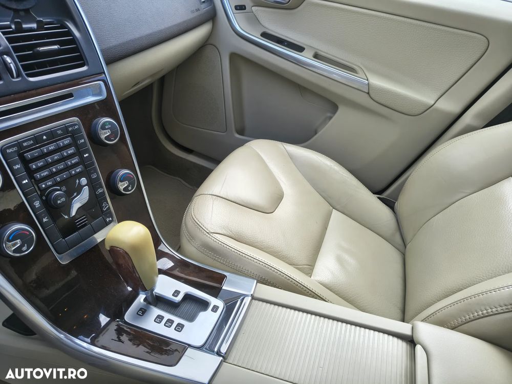 Volvo XC 60 D5 AWD Aut. Summum - 10
