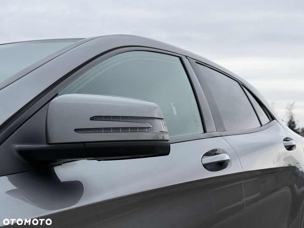 Mercedes-Benz GLA - 7