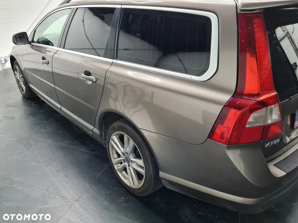 Volvo V70 2.4D Summum - 21