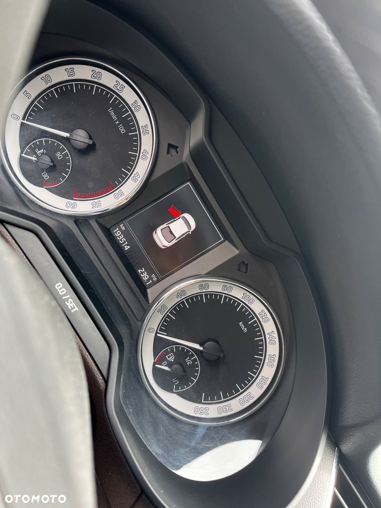 Skoda Octavia 2.0 TDI L&K DSG - 6