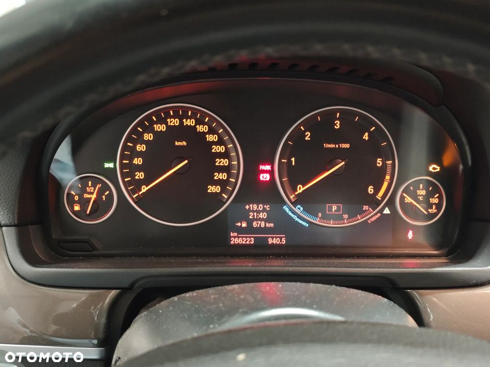 BMW Seria 5 525d xDrive Modern Line - 8