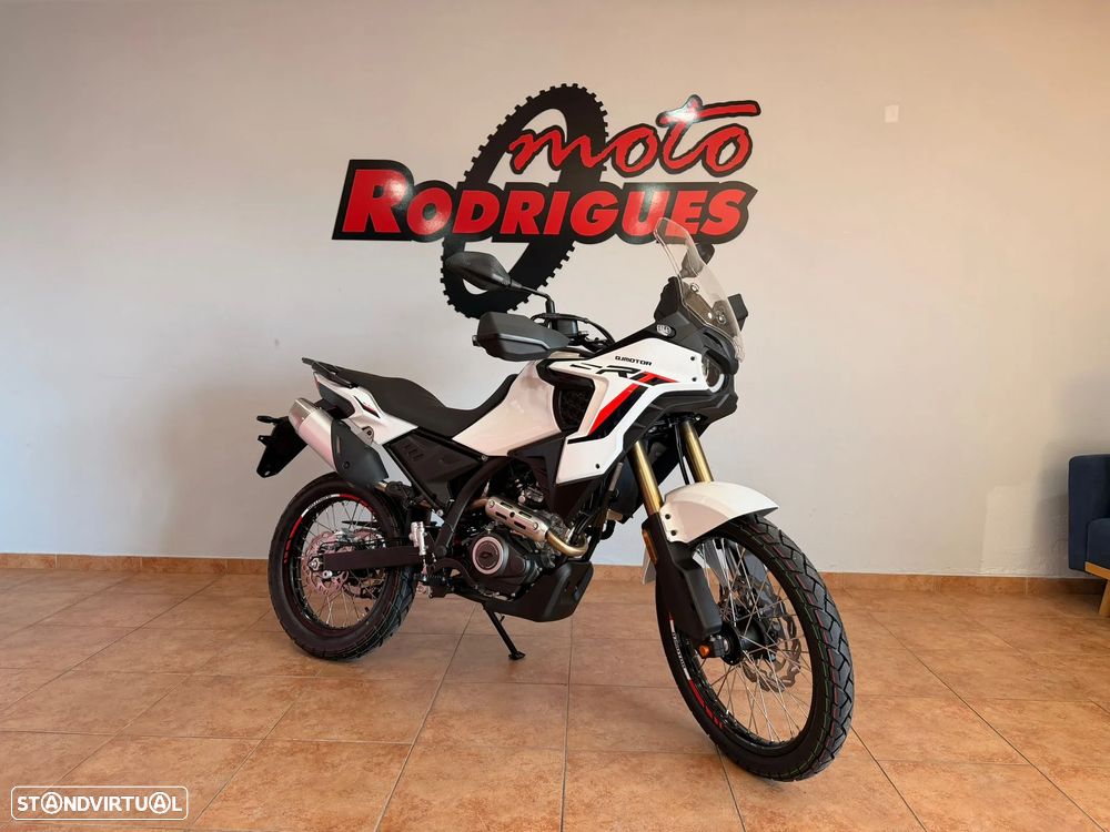 QJ Motor SRT 125DX - OFERTA DE EQUIPAMENTO (NOVIDADE) - 1