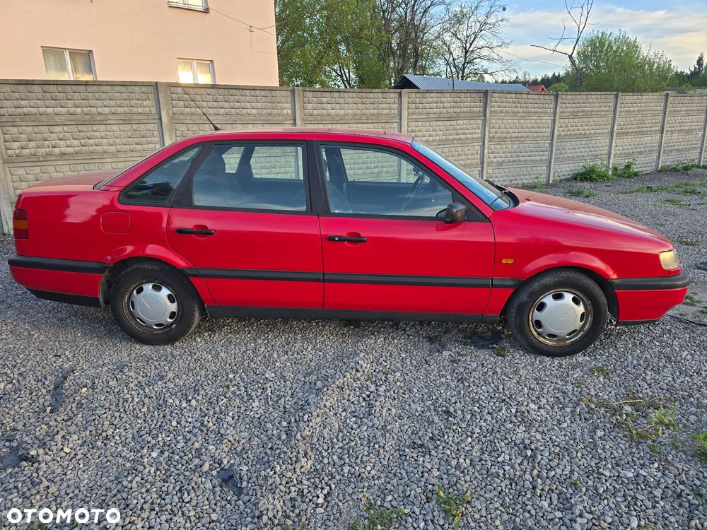 Volkswagen Passat 1.8 GL - 5