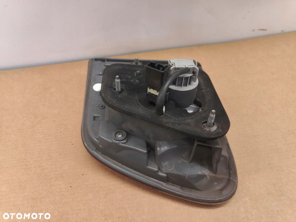 lampa lewy tyŁ lewa w klapĘ toyota avensis t27 lift - 5