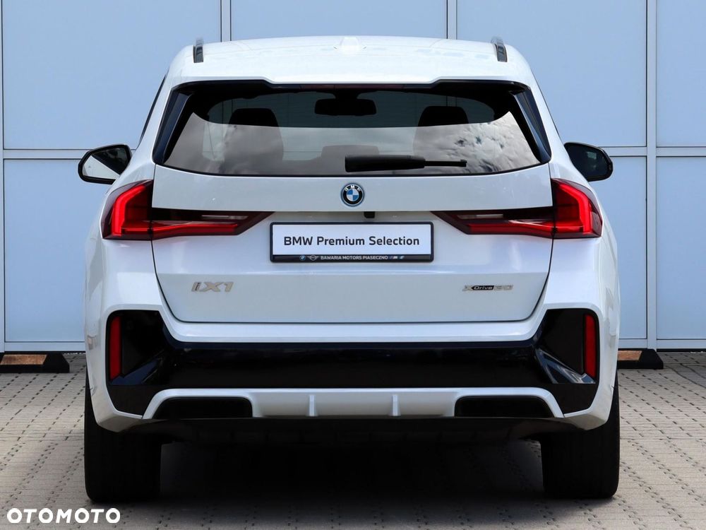 BMW iX1 - 11