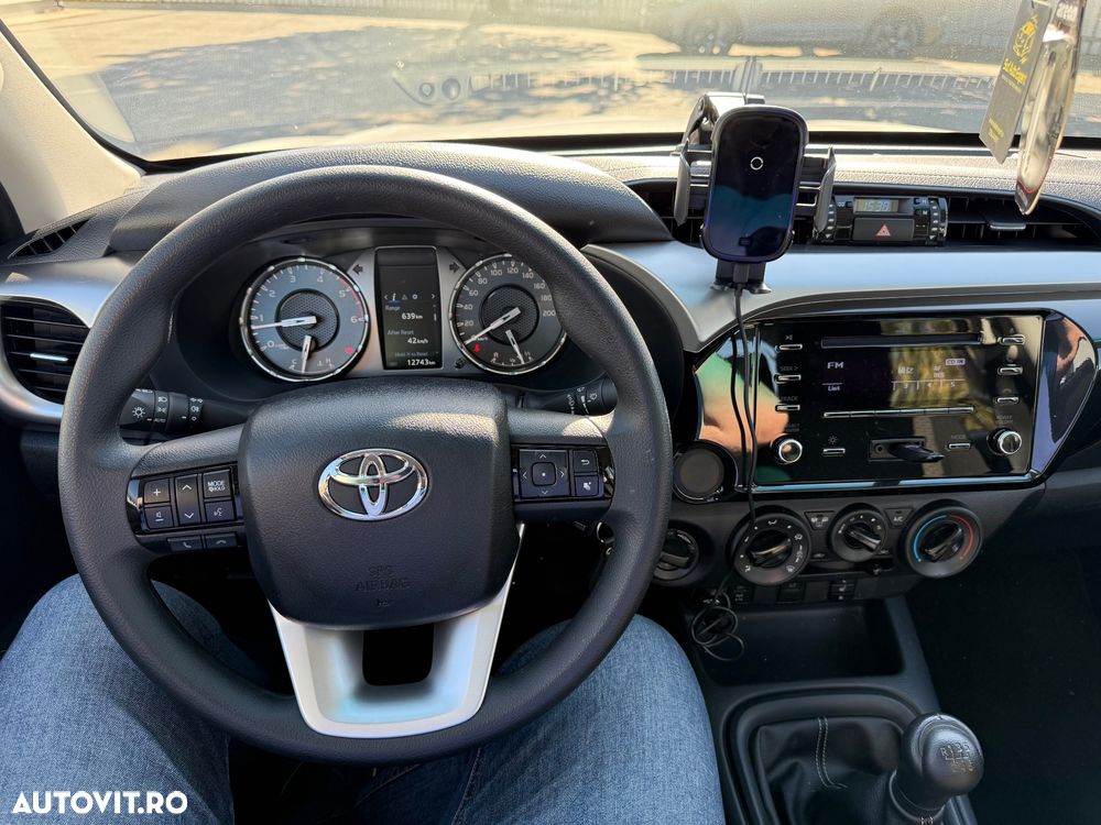 Toyota Hilux - 10