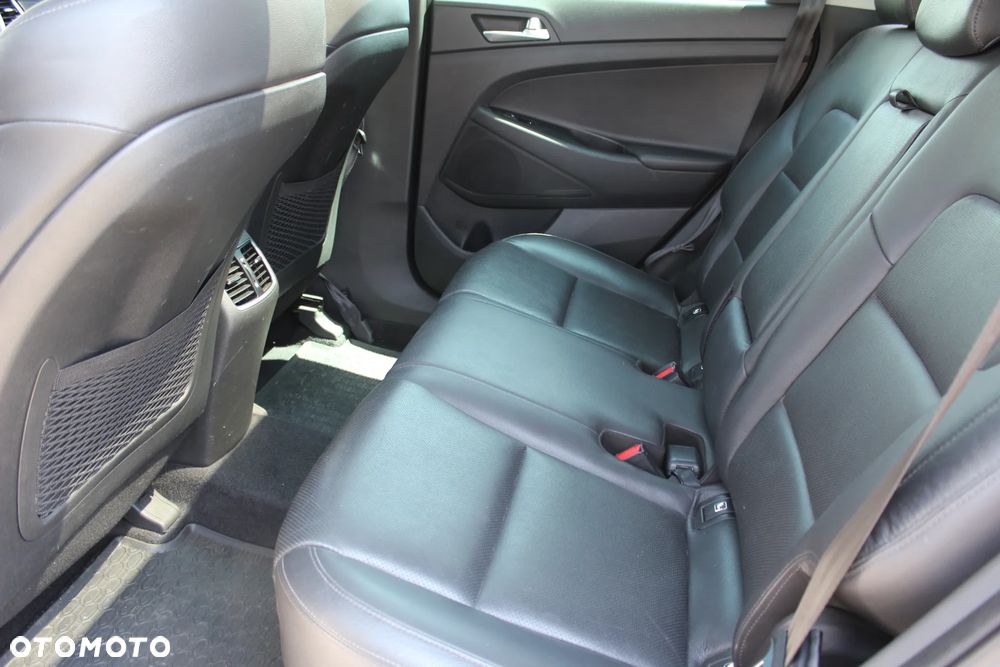 Hyundai Tucson blue 1.7 CRDi 2WD Intro Edition - 11