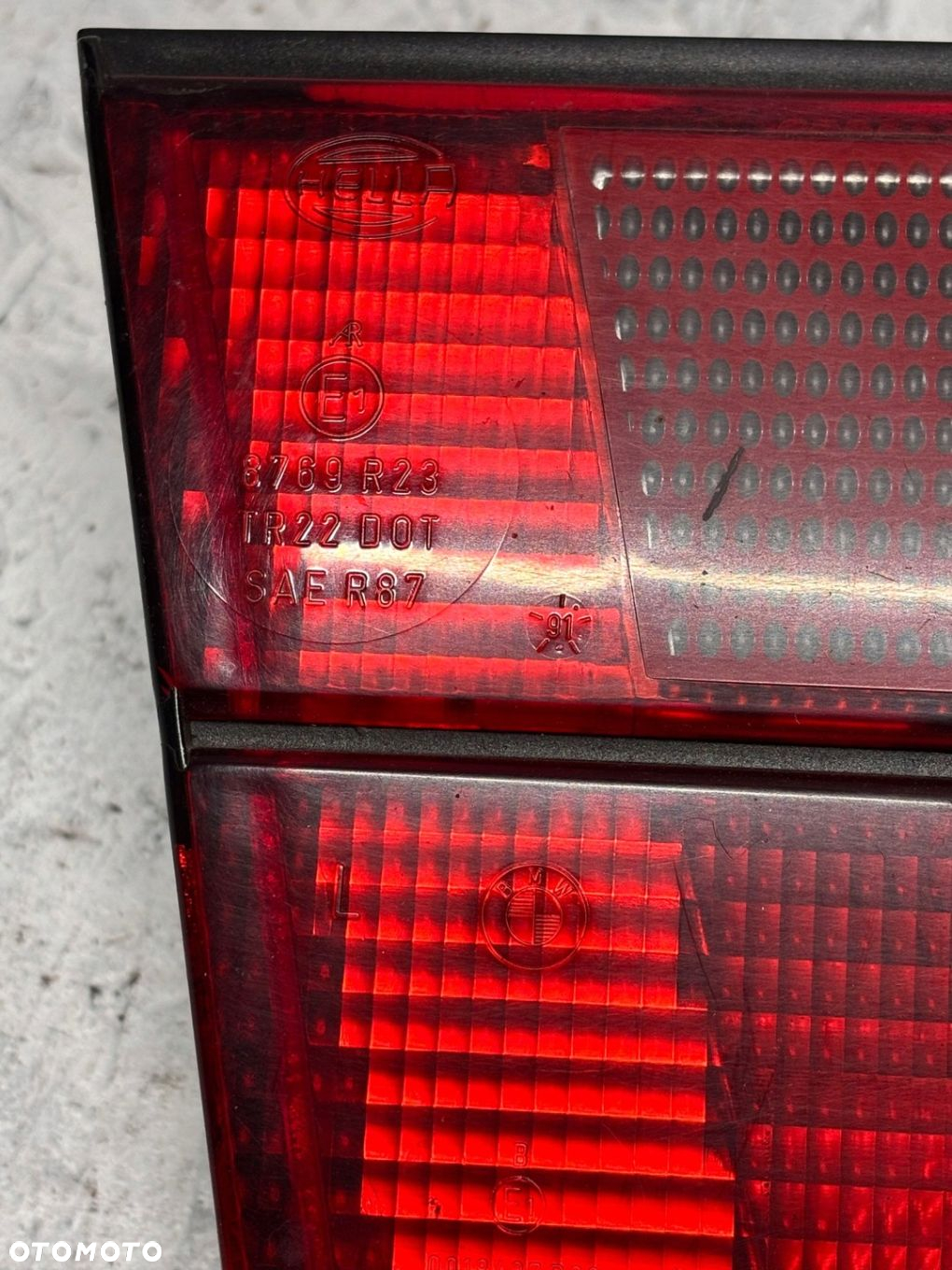 LAMPA LEWA TYŁ W KLAPE BMW 5 E34 - 2