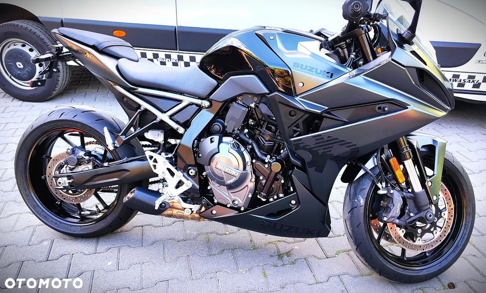 Suzuki GSX - 11