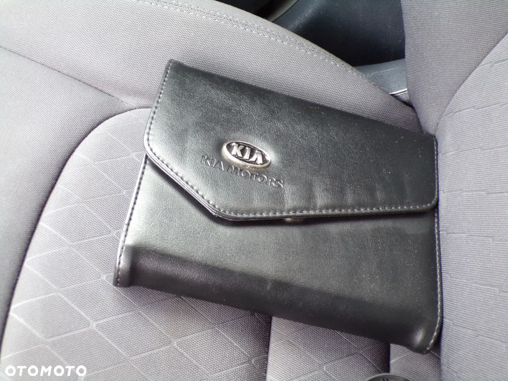 Kia Rio 1.2 Dream Team Edition - 27