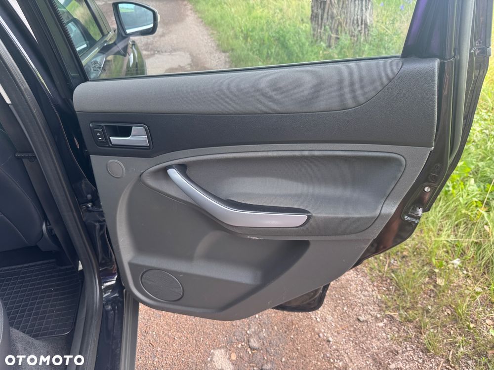 Ford Kuga - 26