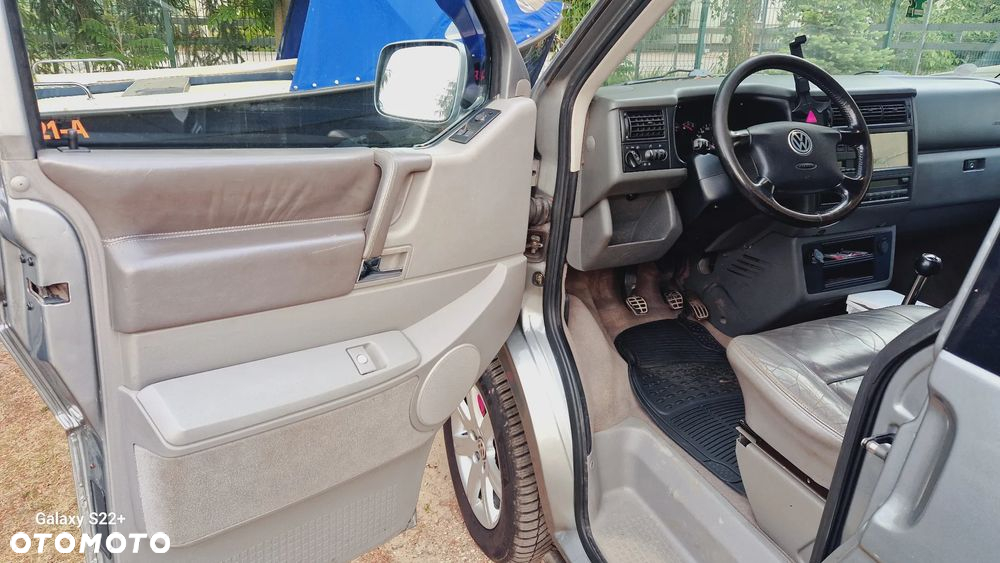Volkswagen Multivan - 10