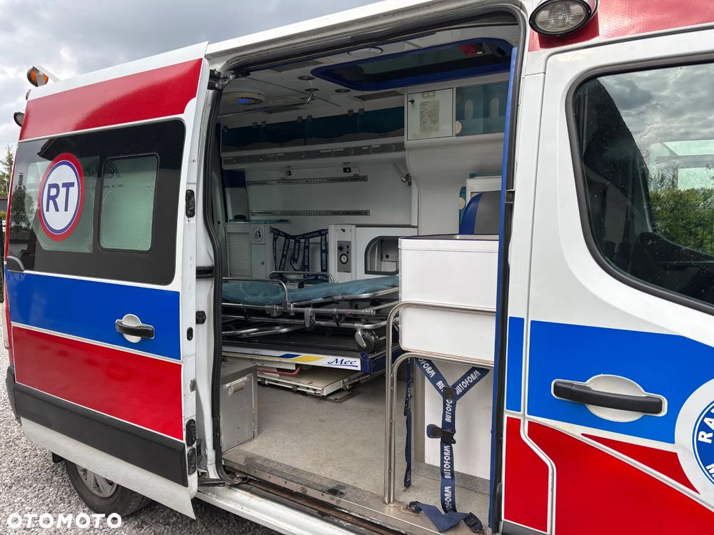 Renault Master F3500**L2H2**Ambulans TYP C - 13