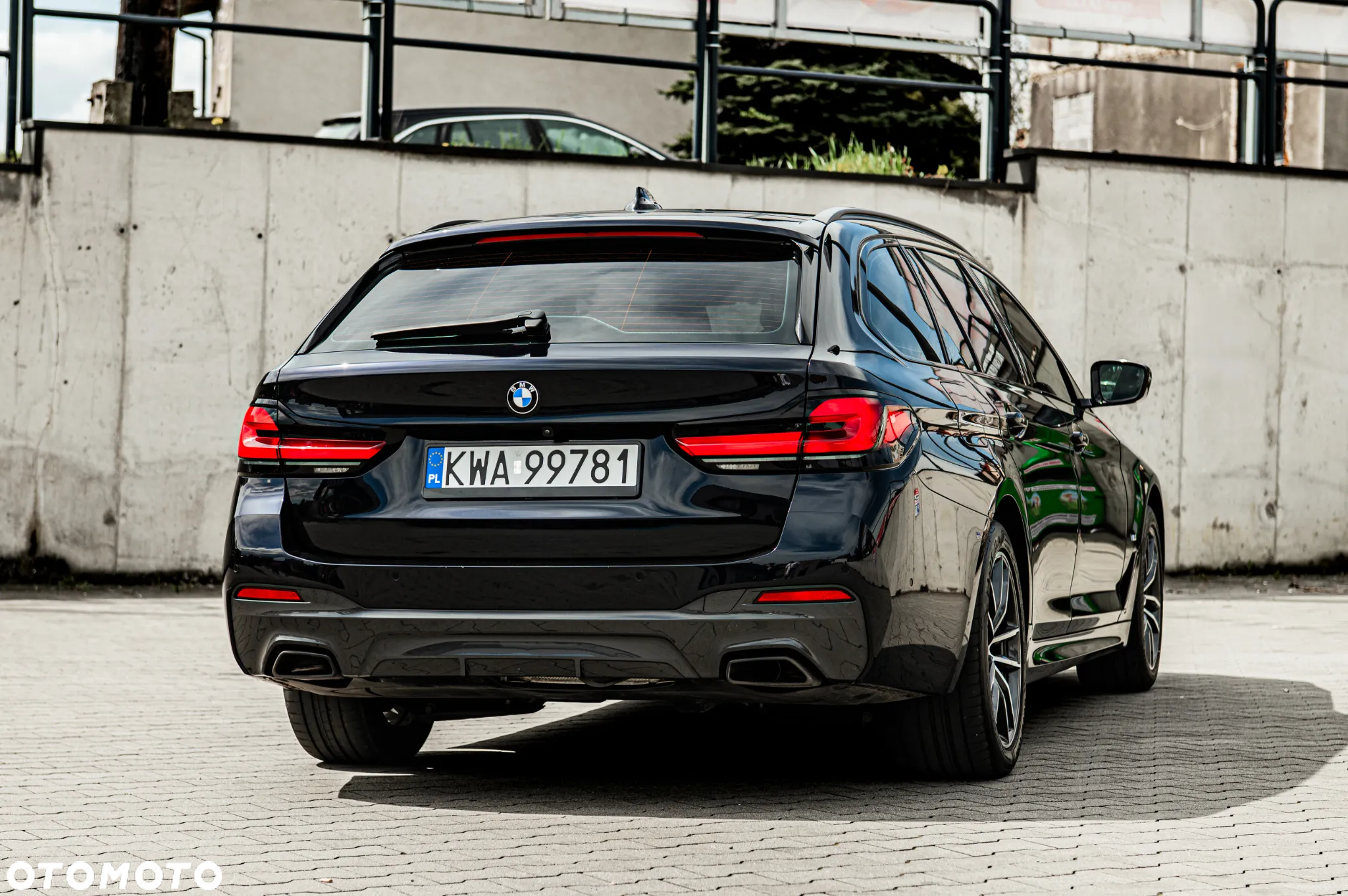 BMW Seria 5 530d xDrive Touring M Sport Edition - 6