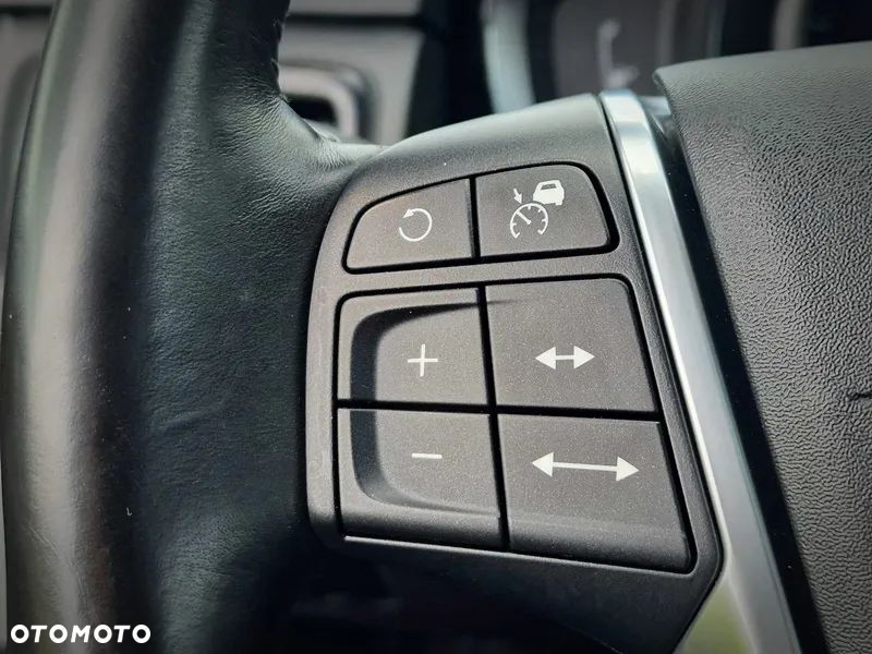 Volvo XC 70 - 30