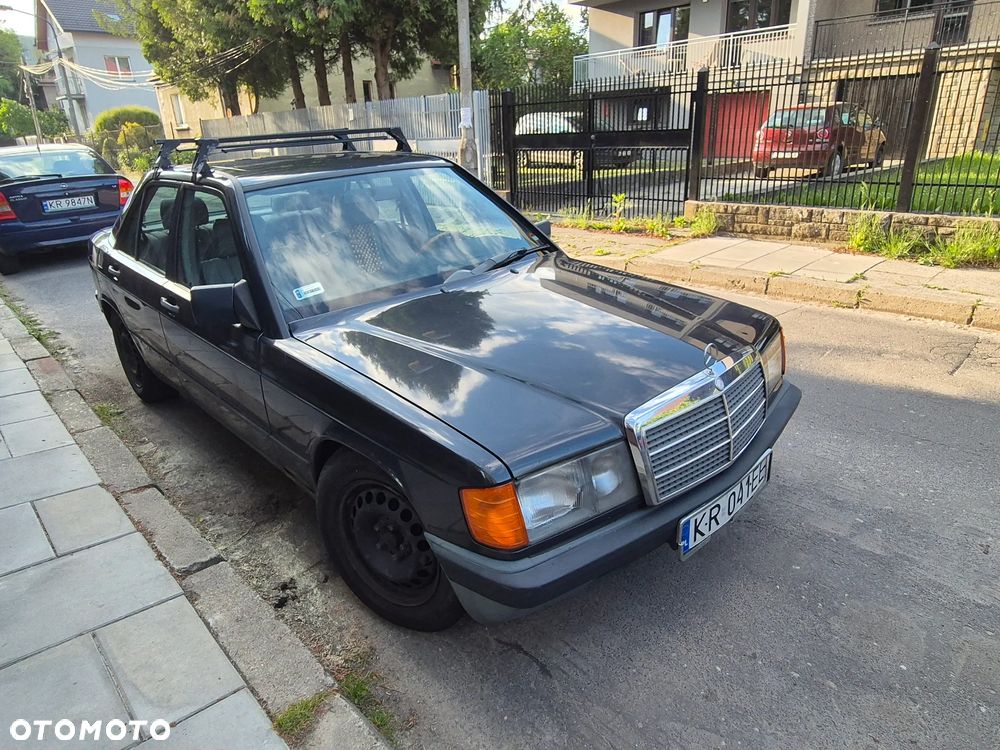 Mercedes-Benz W201 (190) - 9