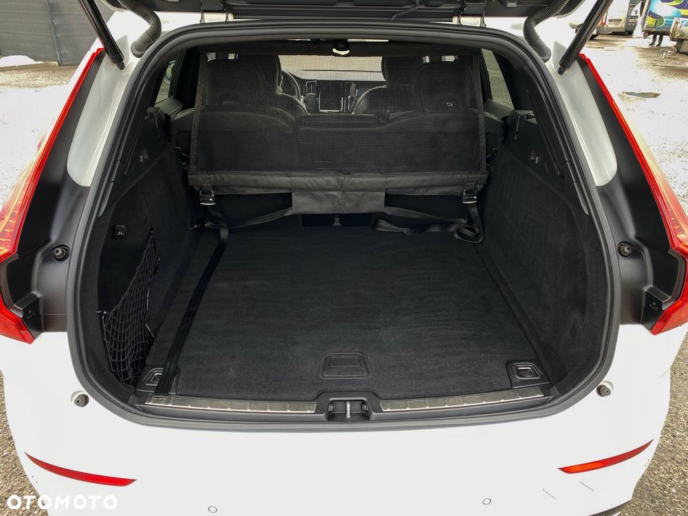 Volvo XC 60 T5 AWD R-Design - 20