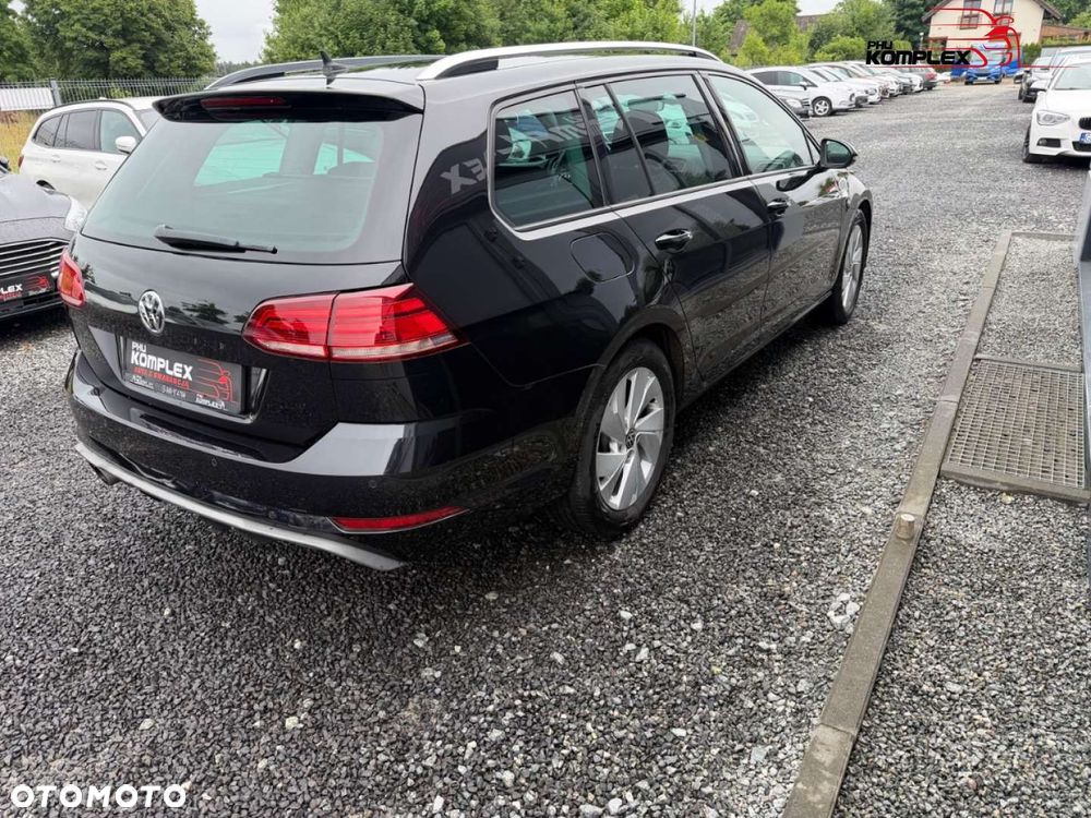 Volkswagen Golf - 6