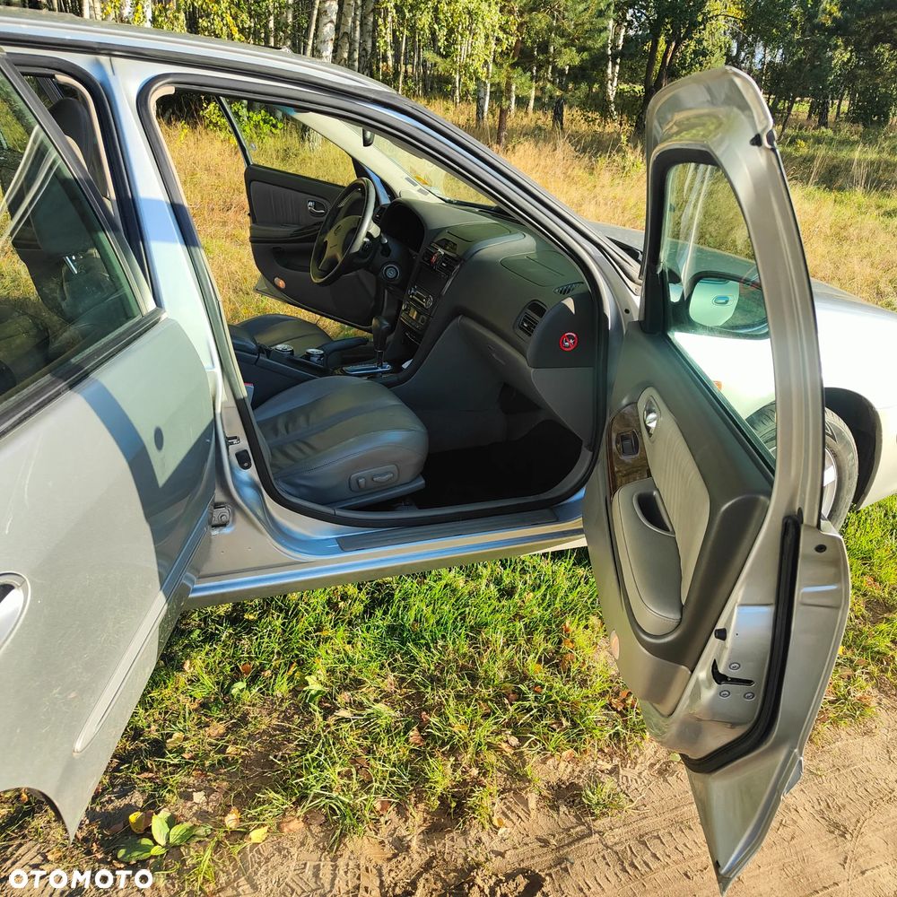 Nissan Maxima QX 3.0 - 21