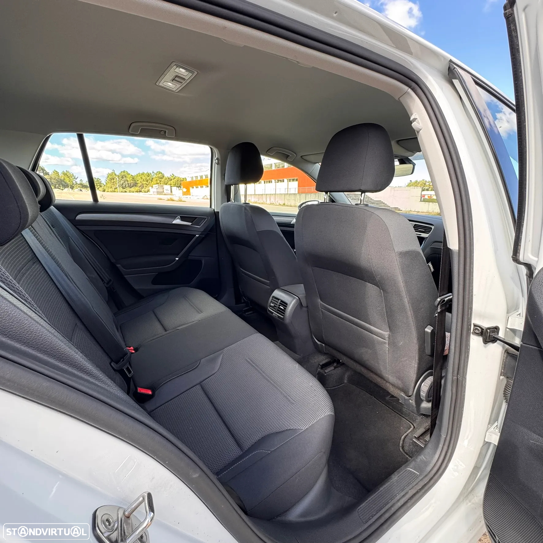 VW e-Golf AC/DC - 27