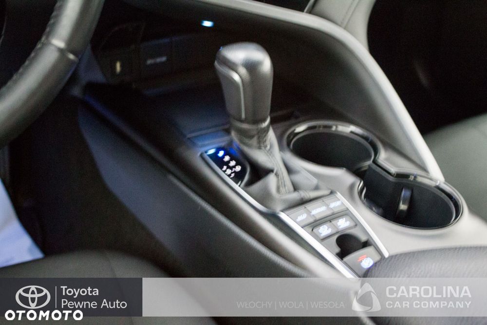 Toyota Camry - 12