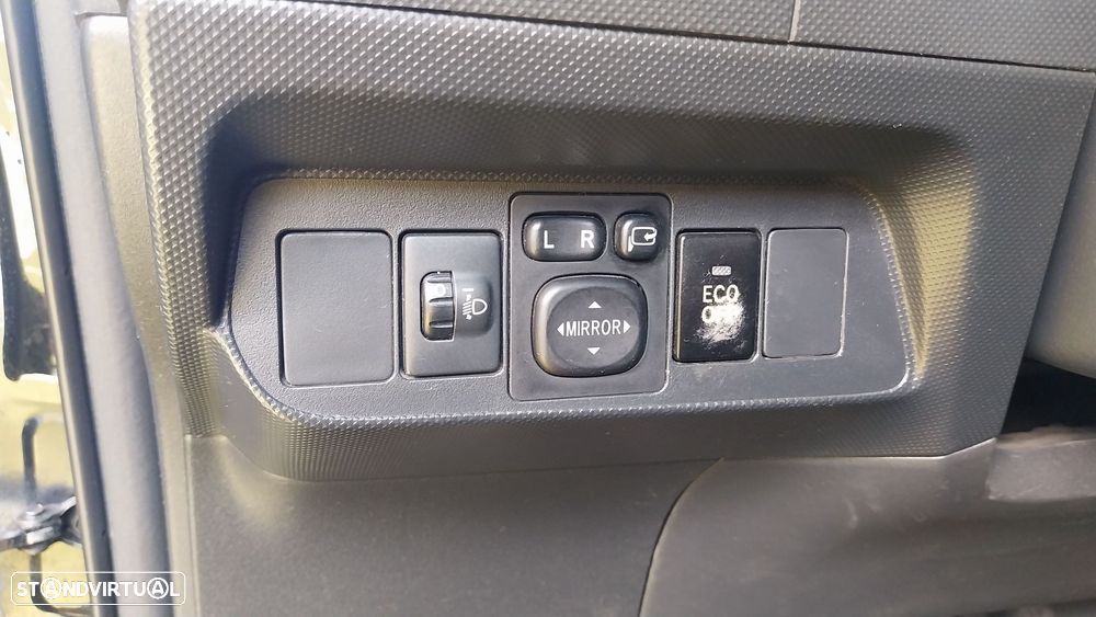 Toyota Auris 1.33 VVT-i - 5