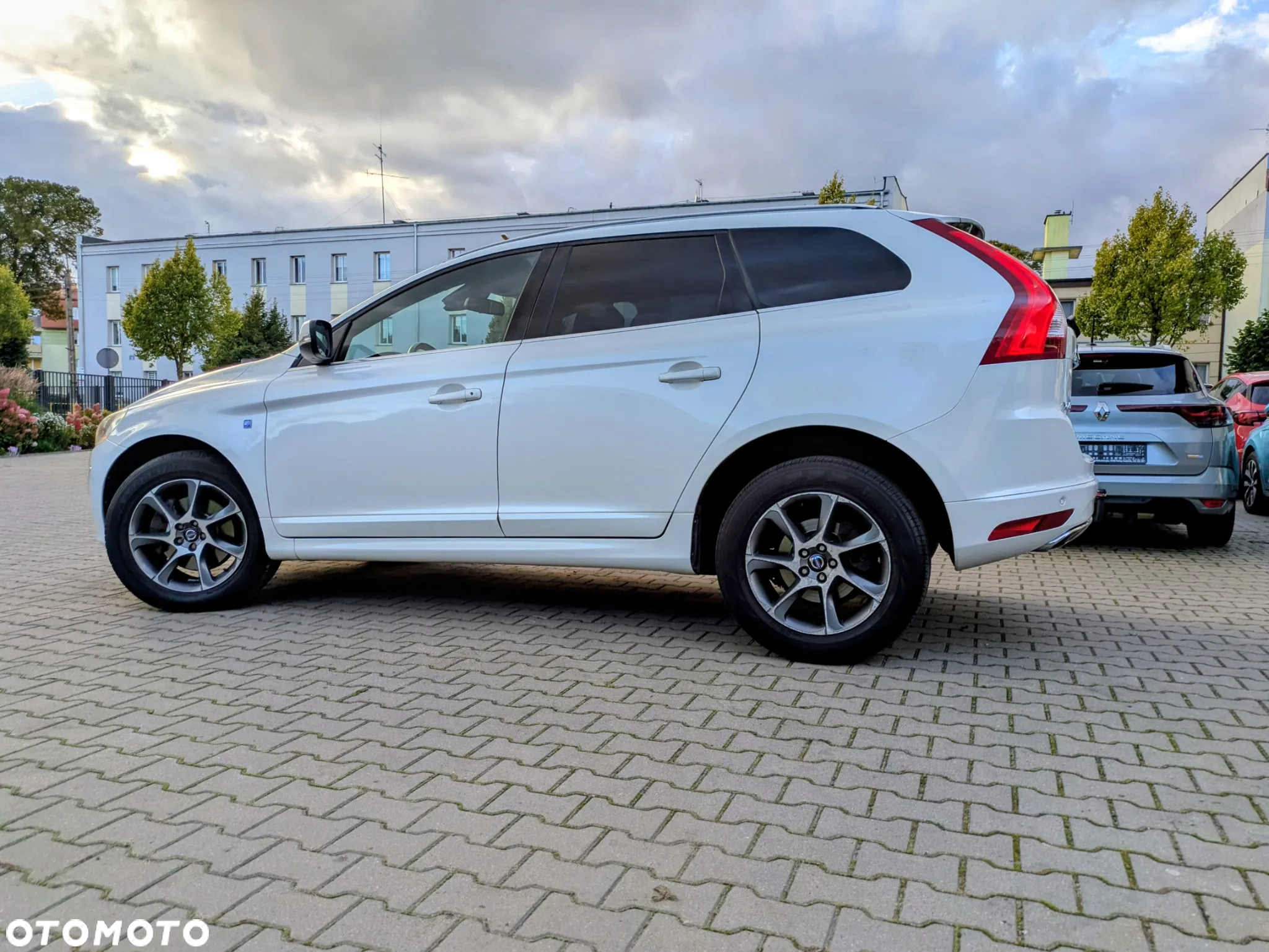 Volvo XC 60 D4 Drive-E Ocean Race - 5