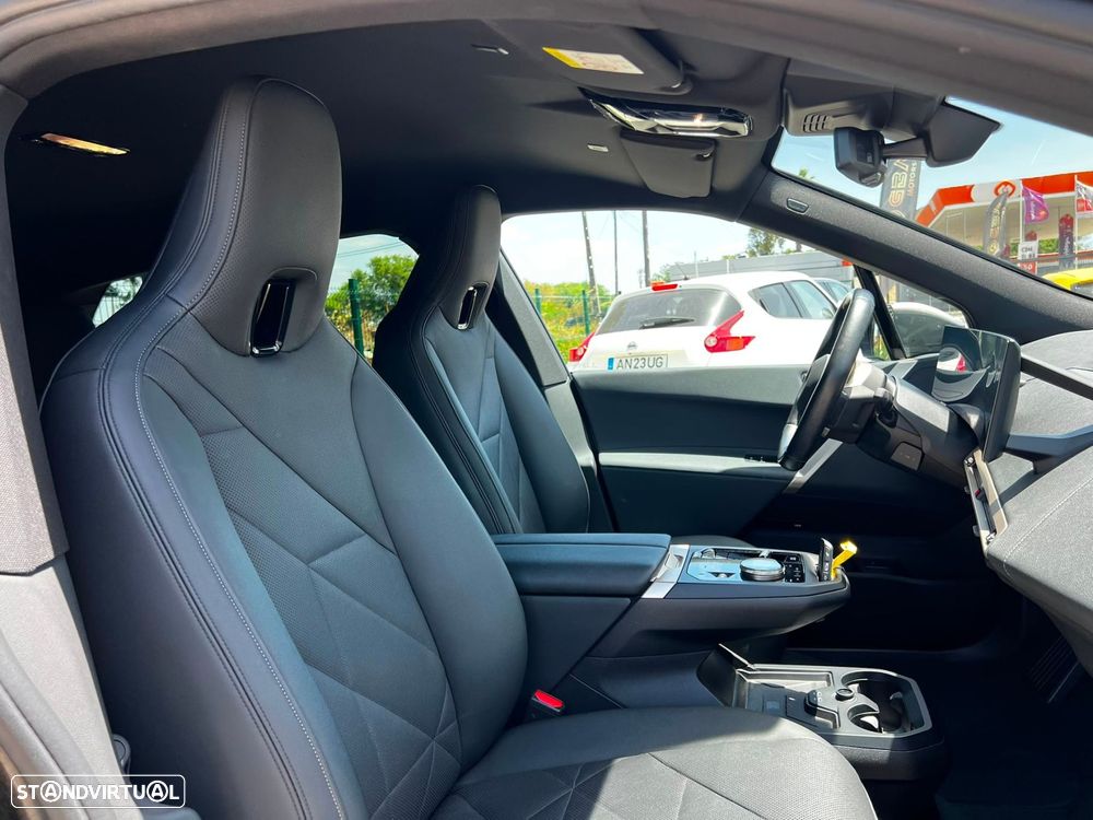 BMW iX xDrive 40 Pack Desportivo - 13