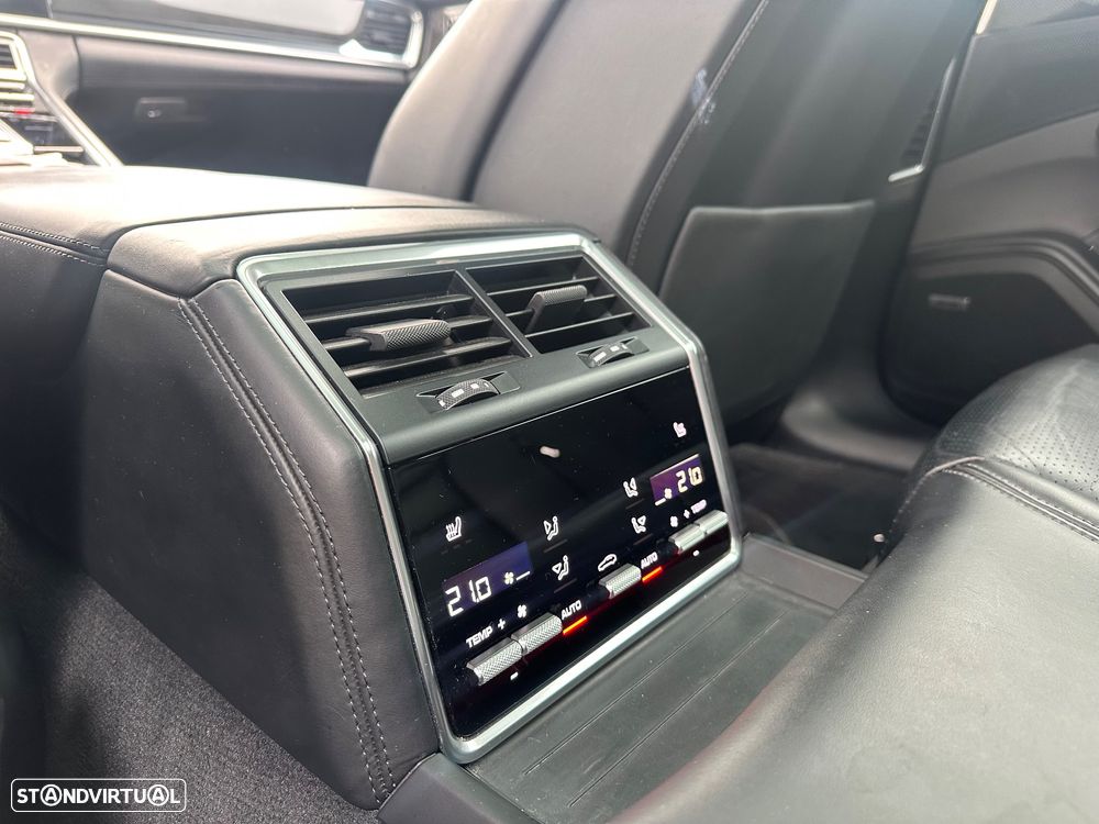 Porsche Panamera Sport Turismo 4 E-Hybrid - 12