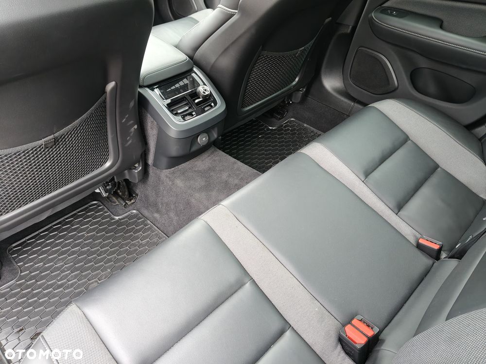 Volvo S60 B5 B AWD R-Design - 16