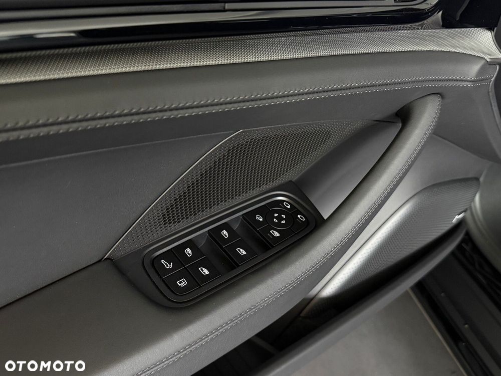 Porsche Panamera - 18
