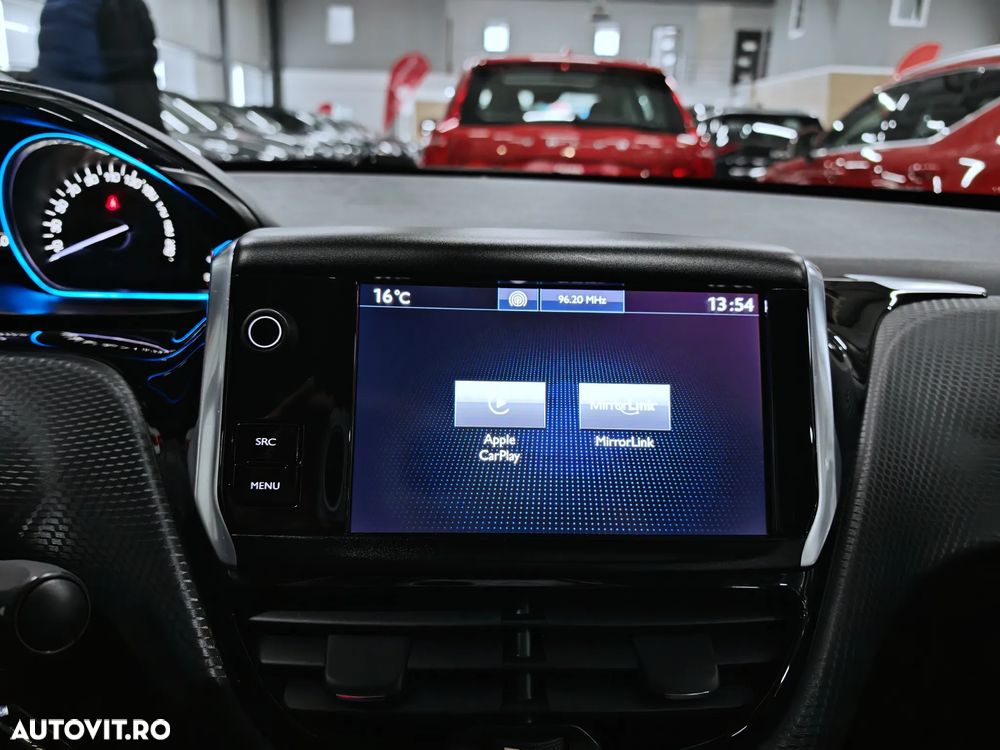 Peugeot 2008 PureTech 110 GPF Stop&Start EAT6 Allure - 13