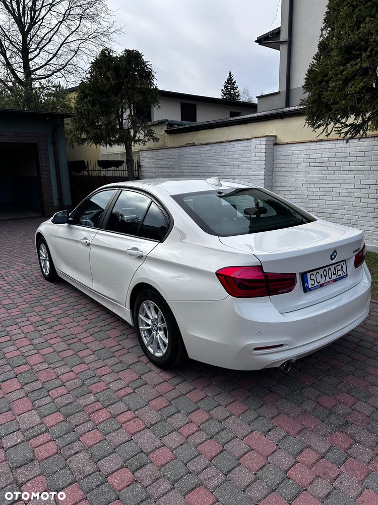 BMW Seria 3 318i - 5