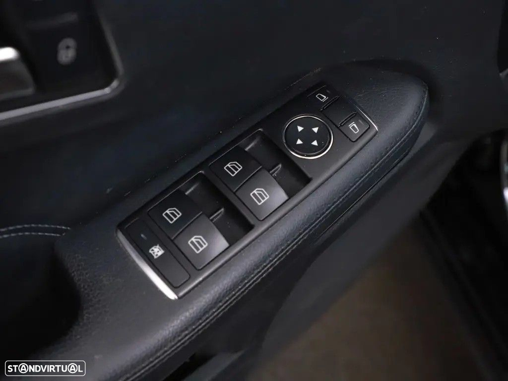 Mercedes-Benz E 220 CDi Avantgarde BlueEfficiency Auto. - 19
