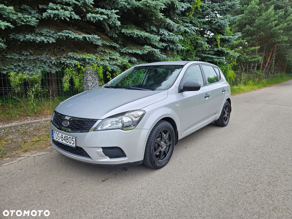 Kia Ceed 1.4 CVVT Attract - 1