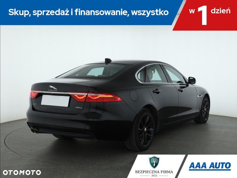 Jaguar XF - 6