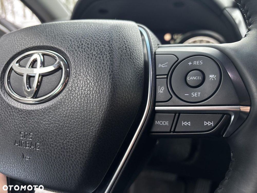 Toyota Camry 2.5 Hybrid Executive CVT - 24