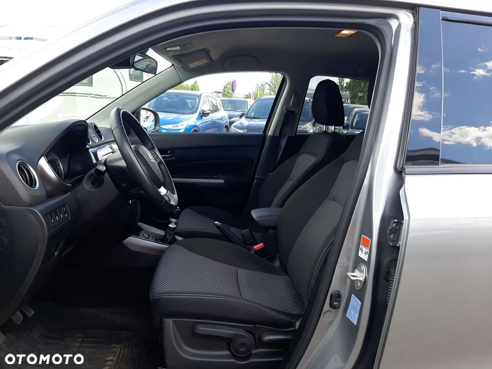 Suzuki Vitara 1.4 Boosterjet mHEV Elegance 2WD - 11
