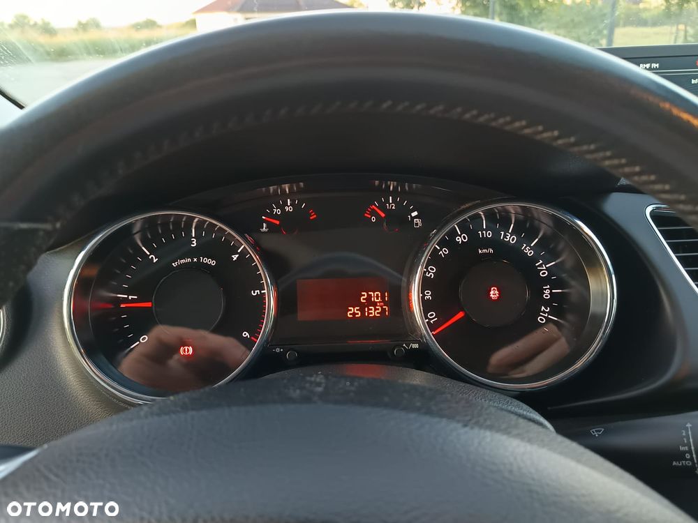 Peugeot 3008 1.6 HDi Style - 12