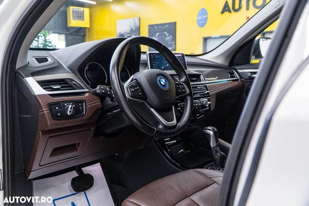 BMW X1 xDrive25e Sport Line - 7