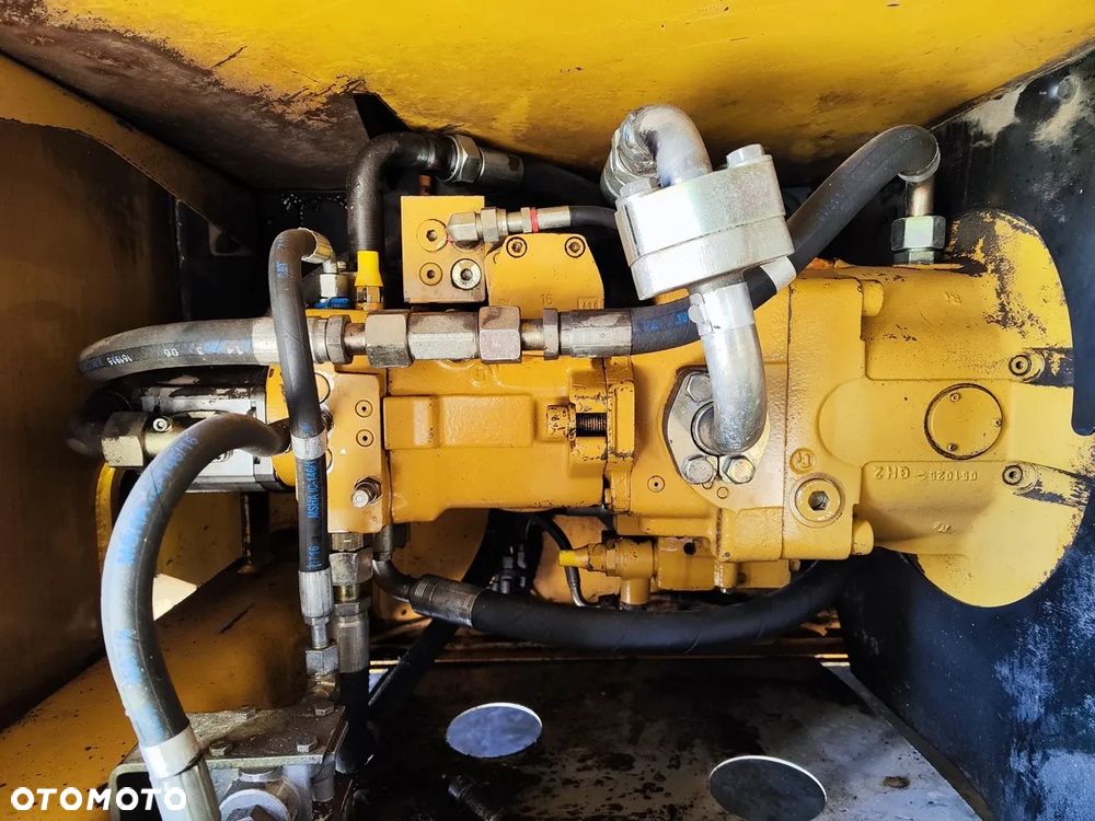 Caterpillar M318C - 8