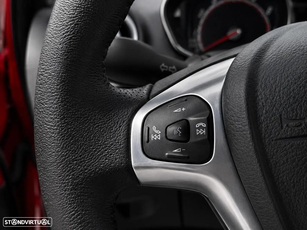 Ford Fiesta 1.6 EcoBoost c/ Pack Pele Desportiva ST - 14