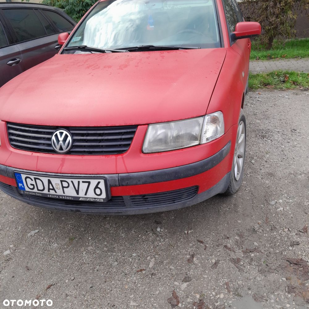 Volkswagen Passat - 1
