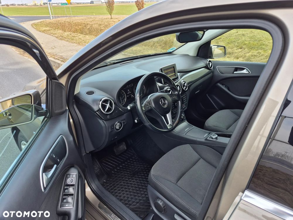 Mercedes-Benz Klasa B 180 (BlueEFFICIENCY) 7G-DCT - 8